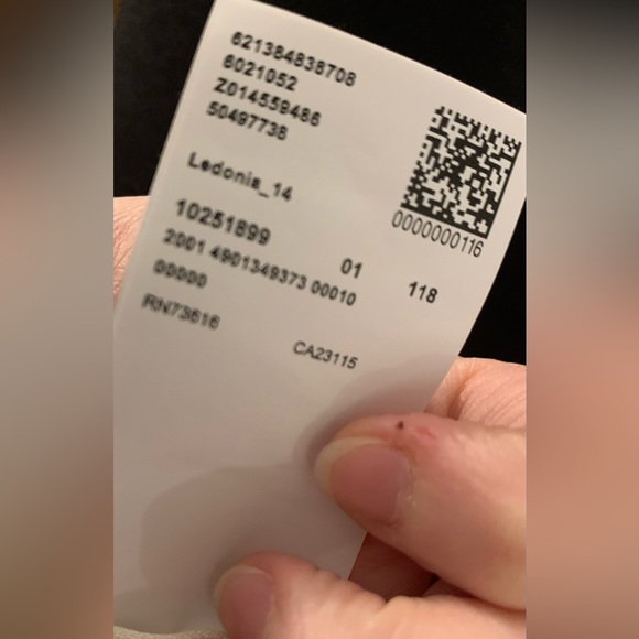 NWT: SQUARE SCARF IN MODAL AND WOOL WITH SIGNATURE JACQUARD - Picture 9 of 10